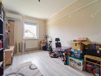 Eladó téglalakás, Monoron 82.5 M Ft, 4 szobás