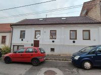 Eladó családi ház, Pécsett 48.5 M Ft, 4 szobás