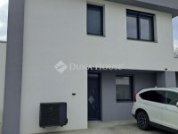 Eladó sorház, Ajkán 81 M Ft, 4 szobás / költözzbe.hu