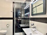 Eladó családi ház, Pécsett 425 M Ft, 6 szobás