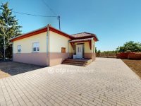 Eladó családi ház, Ököritófülpösön 32.5 M Ft, 3 szobás