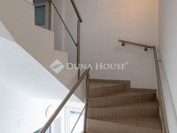 Eladó családi ház, Pécsett 169.9 M Ft, 5+2 szobás
