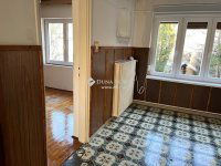 Eladó családi ház, Esztergomban 80 M Ft, 5 szobás