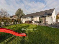 Eladó ikerház, Balatonvilágoson 240 M Ft, 5+1 szobás