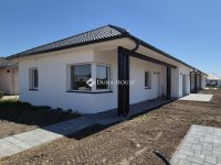 Eladó családi ház, Veszprémben 108 M Ft, 4 szobás