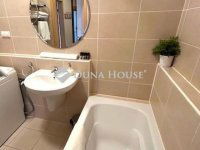 Eladó téglalakás, VI. kerületben 109.9 M Ft, 3 szobás