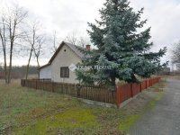 Kiadó ipari ingatlan, Lajosmizsén 300 E Ft / hó