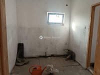 Eladó családi ház, Kiszomboron 29.99 M Ft, 2 szobás