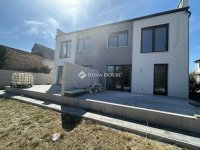 Eladó ikerház, Budapesten, XVIII. kerületben 173 M Ft, 5 szobás