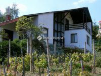 Eladó családi ház, Pécsett 238 M Ft, 6 szobás