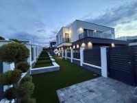 Eladó ikerház, Mogyoródon 229.5 M Ft, 4 szobás