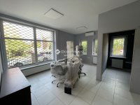 Eladó üzlethelyiség