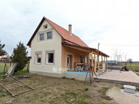 Eladó családi ház, Dömsödön 96 M Ft, 11 szobás