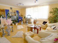 Eladó családi ház, Tatán 118 M Ft, 6 szobás