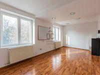 Eladó családi ház, XV. kerületben 289 M Ft, 8 szobás