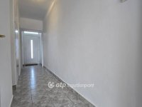 Eladó téglalakás, Pápán 38.99 M Ft, 2 szobás