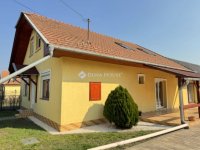 Eladó családi ház, Békéscsabán 89.9 M Ft, 6 szobás