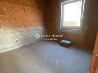 Eladó téglalakás, Dunaharasztin 95.933 M Ft, 3 szobás