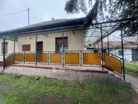 Eladó családi ház, Monoron 64.99 M Ft, 2 szobás