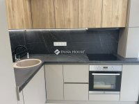 Eladó panellakás, Pécsett 59.9 M Ft, 3 szobás