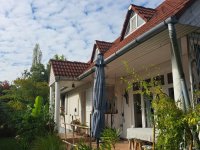 Eladó családi ház, Balatonudvariban 240 M Ft, 9 szobás