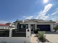 Eladó családi ház, Szigetszentmiklóson 149 M Ft, 4 szobás