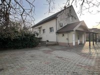 Eladó családi ház, Vecsésen 2.9 M Ft, 10 szobás