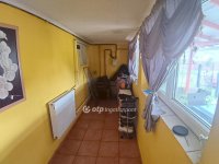 Eladó családi ház, Fegyverneken 10.3 M Ft, 1+1 szobás