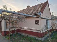 Eladó családi ház, Hajdúböszörményen 37 M Ft, 2+1 szobás