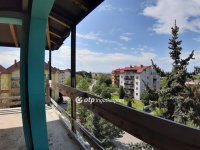 Eladó téglalakás