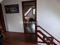 Eladó családi ház, Vecsésen 149.999 M Ft, 5 szobás