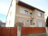 Kiadó családi ház, albérlet, Pápán 280 E Ft / hó, 1+4 szobás