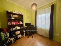 Eladó téglalakás, XIV. kerületben 120 M Ft, 3 szobás