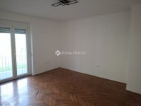 Eladó téglalakás, Pécsett 22.5 M Ft, 1 szobás