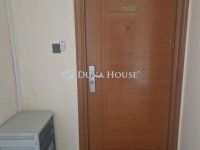 Eladó panellakás, Pécsett 59.9 M Ft, 3+1 szobás