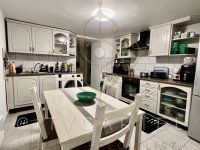 Eladó téglalakás, Balatonbogláron 89.9 M Ft, 6 szobás