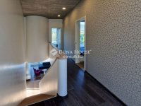 Eladó családi ház, III. kerületben 520 M Ft, 7 szobás