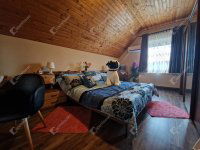 Eladó családi ház, Ászáron 64.9 M Ft, 5 szobás