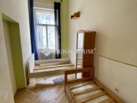 Eladó téglalakás, VI. kerületben 200 M Ft, 8 szobás