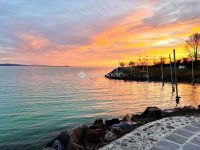 Eladó családi ház, Zánkán 99 M Ft, 8 szobás