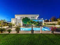 Eladó családi ház, Debrecenben 289 M Ft, 6 szobás