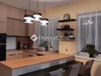 Eladó családi ház, Várpalotán 103 M Ft, 4 szobás