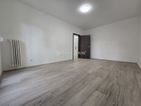Eladó panellakás, Pécsett 46.999 M Ft, 2 szobás