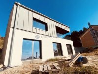 Eladó családi ház, Csömörön 245 M Ft, 4 szobás