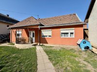 Eladó családi ház, Somoskőújfalun 9.9 M Ft, 2 szobás