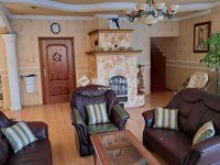 Eladó családi ház, Kerepesen 370 M Ft, 8 szobás