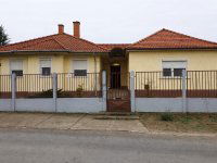 Eladó családi ház