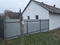 Eladó ikerház, Tápióbicskén 28.5 M Ft, 4 szobás