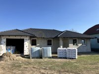 Eladó családi ház, Szigetszentmiklóson 129 M Ft, 5 szobás