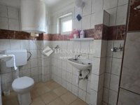 Eladó családi ház, Pécsett 18.5 M Ft, 2+2 szobás